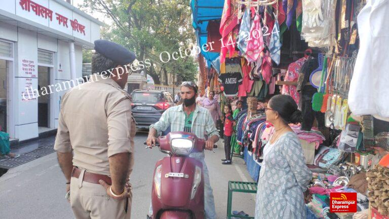हमीरपुर में बिगड़ैल वाहन चालकों के पुलिस ने काटे चालान