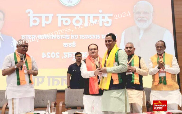 भाजपा हिमाचल प्रदेश का सदस्यता लक्ष्य पूरा, जेपी नड्डा ने दिल्ली में किया बिहारी लाल शर्मा को सम्मानित 
