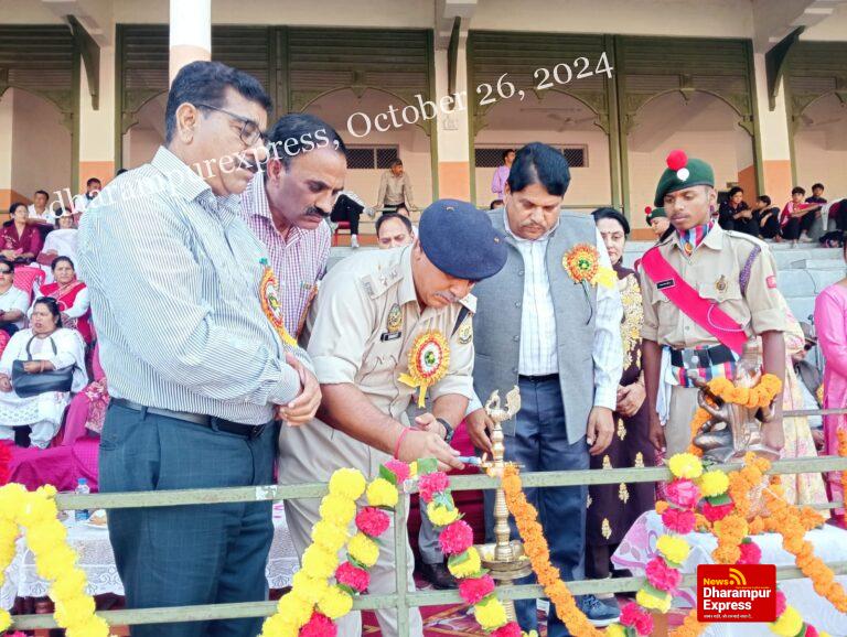 एसपी ने राज्य स्तरीय अंडर-14 एथलेटिक्स प्रतियोगिता के विजेताओं को बांटे ईनाम