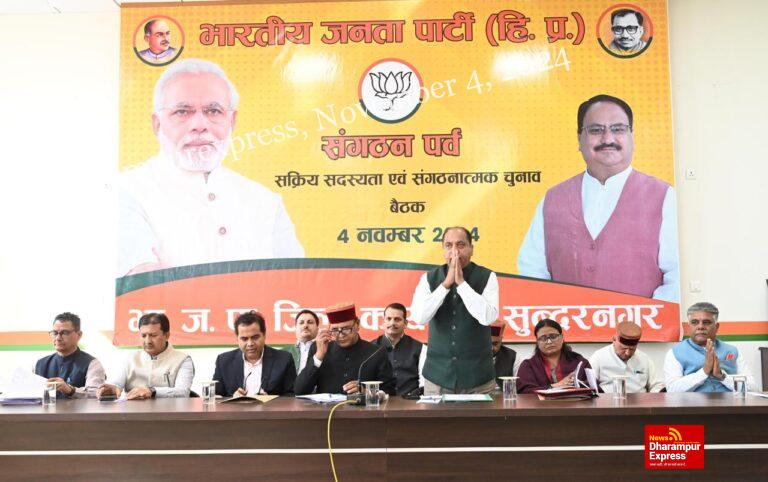 हर दिन एक नए झूठ के सहारे आगे बढ़ रहे हैं मुख्यमंत्री