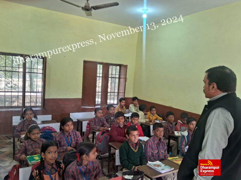 नोडल अधिकारी ने स्कूलों में जांची ‘परख’ राष्ट्रीय सर्वेक्षण 2024 की तैयारियां