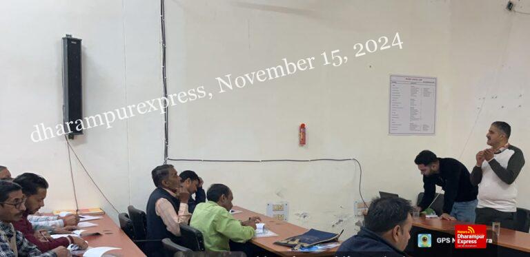 विश्वकर्मा प्रशिक्षुओं को बताई बैंकों की ऋण और बीमा योजनाएं