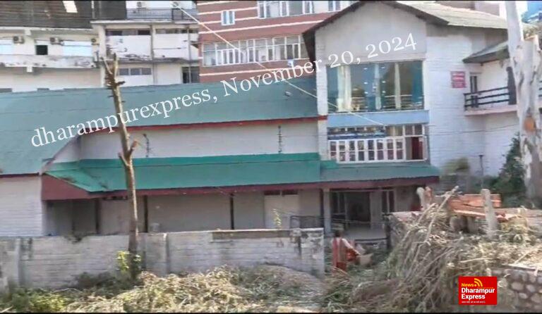 मिनी सचिवालय परिसर के भवनों की मरम्मत और सौंदर्यीकरण कार्य जोरों पर