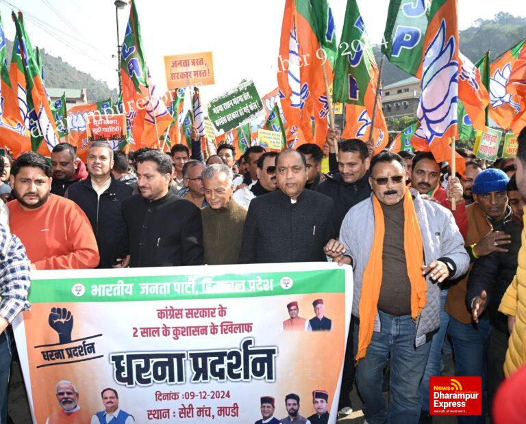 मुख्यमंत्री खनन माफिया को अपनी गाड़ी में बैठाकर घुमाते भी हैं और कहते हैं उनको जानता नहीं : जयराम ठाकुर
