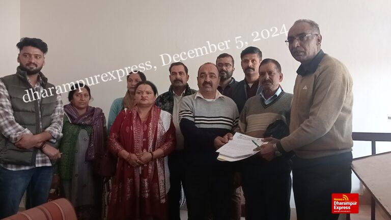 ग्राम पंचायत बणी को नगर पंचायत में शामिल करने का लोगों ने जताया विरोध, डीसी से मिला प्रतिनिधिमंडल