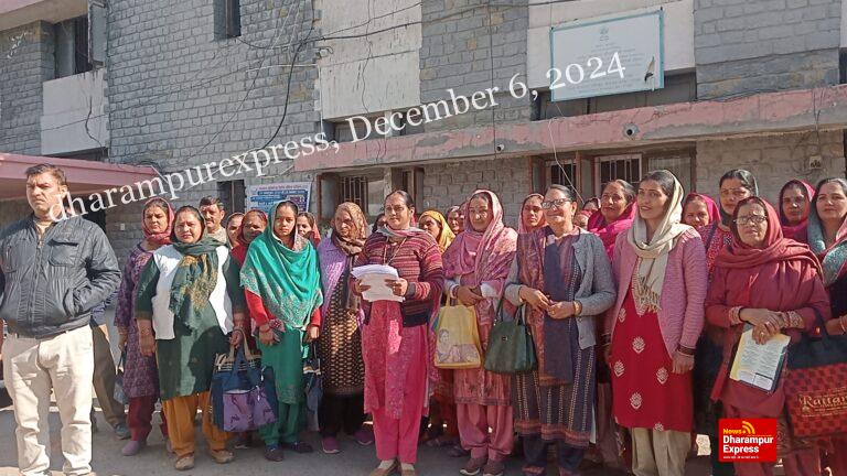 ग्राम पंचायत डुग्घा के ग्रामीण उपायुक्त हमीरपुर से मिले, कहा नहीं होना चाहते नगर निगम में शामिल