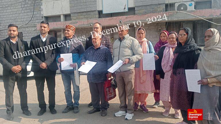 पांच पंचायत के लोगों को नहीं हो रही पर्याप्त पानी की आपूर्ति, डीसी से लगाई गुहार 