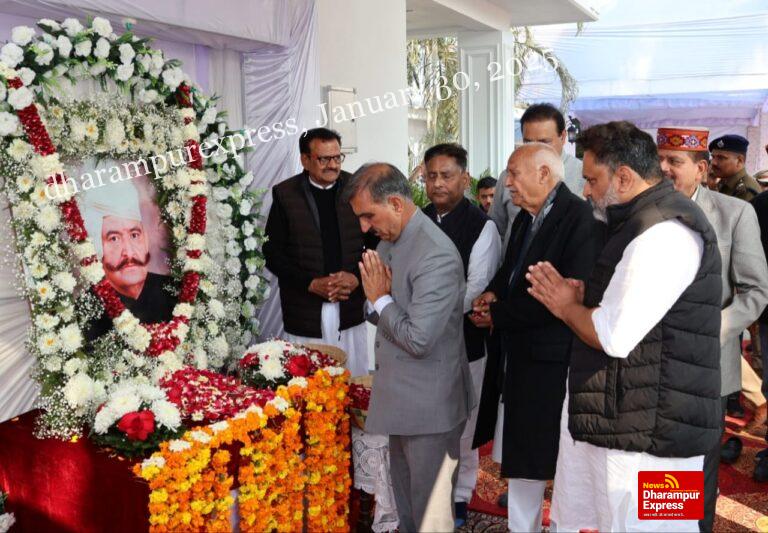 मुख्यमंत्री ने पूर्व मंत्री सुजान सिंह पठानिया की पुण्यतिथि पर श्रद्धाजंलि अर्पित की