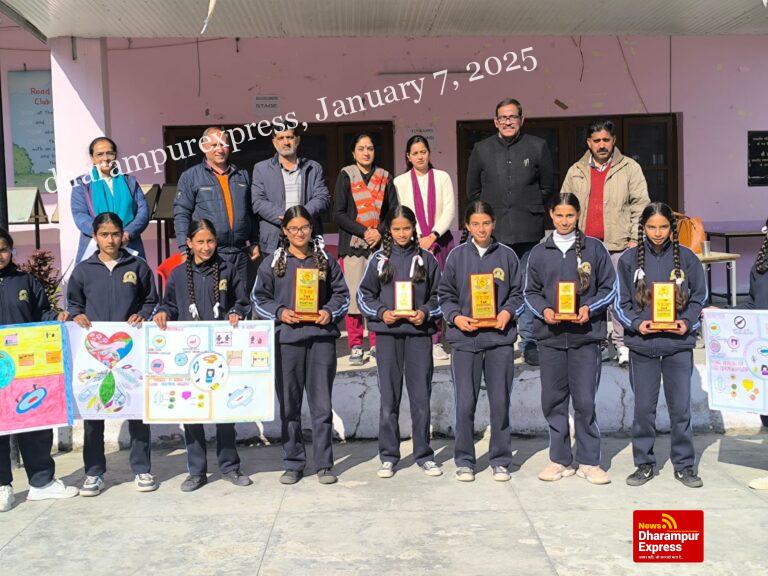 महिला एवं बाल विकास विभाग ने चबूतरा स्कूल में आयोजित किया जागरुकता कार्यक्रम