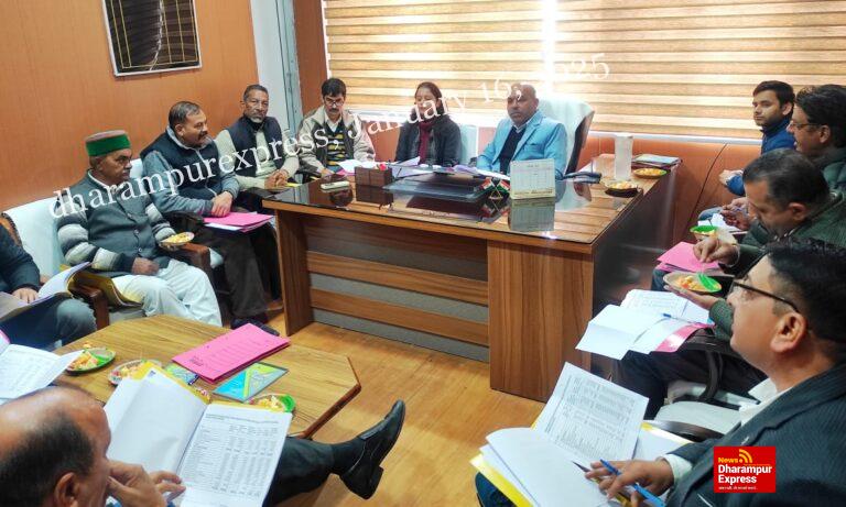 अजय शर्मा की अध्यक्षता में हुई बैठक में 1.25 करोड़ के निर्माण कार्यों का प्रस्ताव