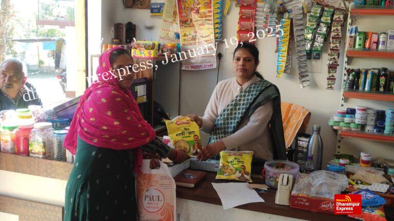 डिपुओं में हाथों-हाथ बिक रहा है हिम मक्की आटा