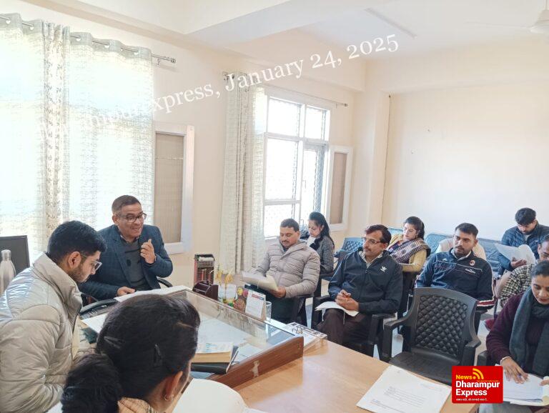 महिला एवं बाल विकास योजनाओं की समीक्षा बैठक, 11 बेटियों को विवाह पर मुख्यमंत्री कन्यादान योजना के तहत 5.61 लाख की भेंट