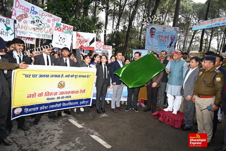 राज्यपाल ने नशे के विरूद्ध जागरूकता रैली को झण्डी दिखाकर किया रवाना