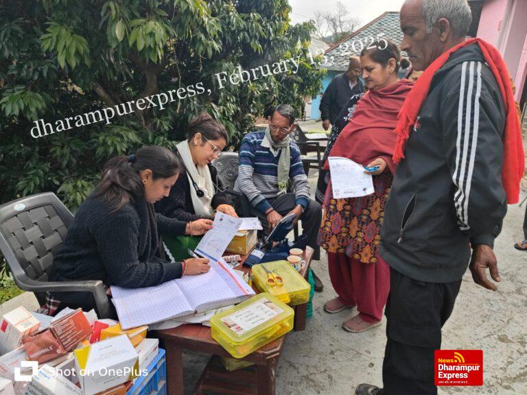 सांसद मोबाईल स्वास्थ्य सेवा ने मकराणा में जांचा 65 लोगों का स्वास्थ्य