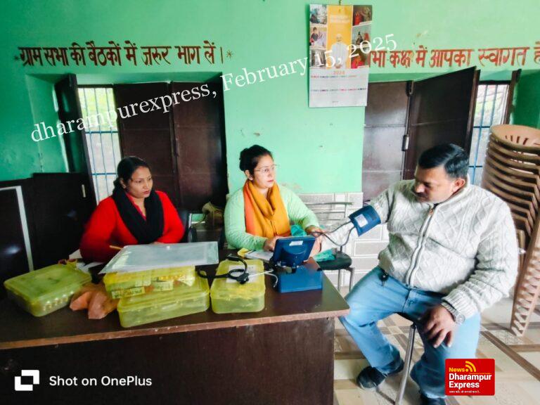 सांसद मोबाईल स्वास्थ्य सेवा ने मनसाई में जांचा 31 लोगों का स्वास्थ्य