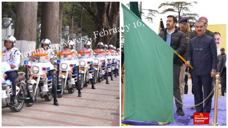 मुख्यमंत्री ने सड़क सुरक्षा के लिए 27 पुलिस मोटरसाइकिलों को झंडी दिखाकर रवाना किया