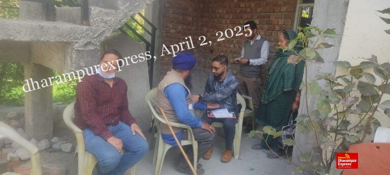 री में सांसद मोबाइल स्वास्थ्य सेवा टीम ने जांचा 61 लोगों का स्वास्थ्य