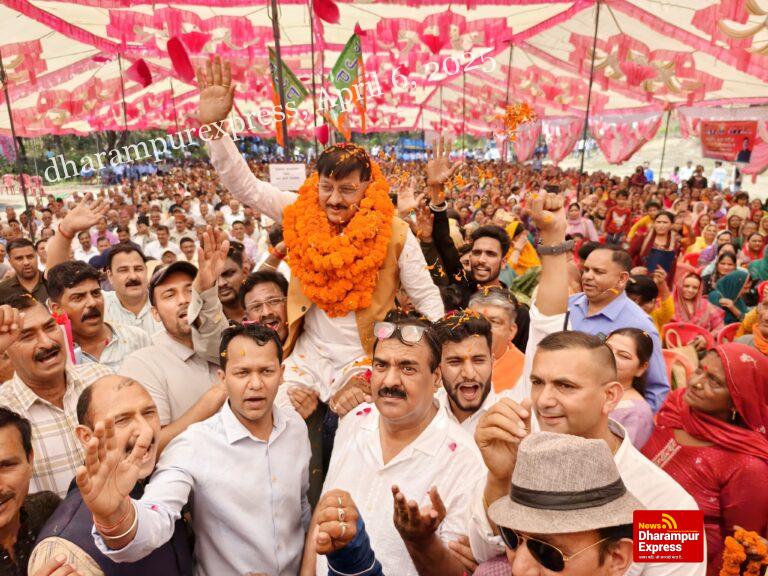भाजपा स्थापना दिवस पर जुटी हजारों की भीड़, छोटा पड़ गया पंडाल, 200 समर्पित कार्यकर्ताओं का हुआ सम्मान