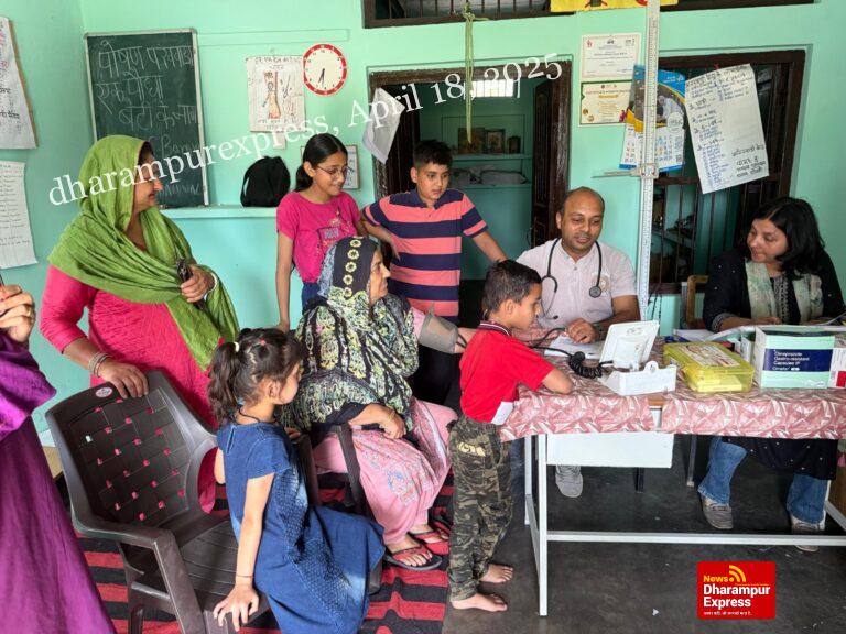 सांसद मोबाइल स्वास्थ्य सेवा टीम ने भरसाली में किया उच्च रक्तचाप के प्रति जागरूकता शिविर