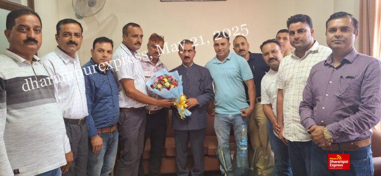 हिमाचल प्रदेश स्कूल प्रवक्ता संघ का प्रतिनिधिमंडल मुख्यमंत्री से मिला, शिक्षकों की मांगों पर हुई सकारात्मक चर्चा