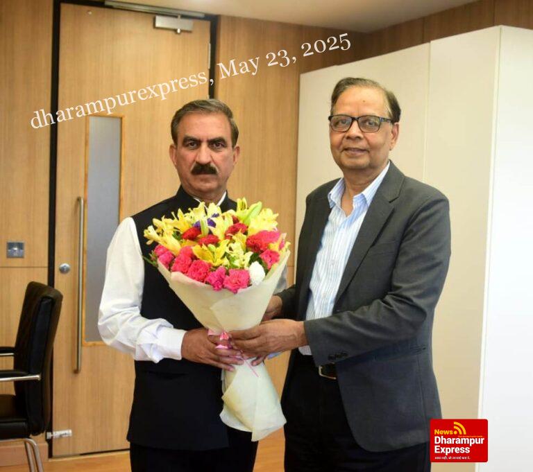 मुख्यमंत्री ने वित्त आयोग के अध्यक्ष से की भेंट, हिमाचल के लिए अधिक निधि की मांग की