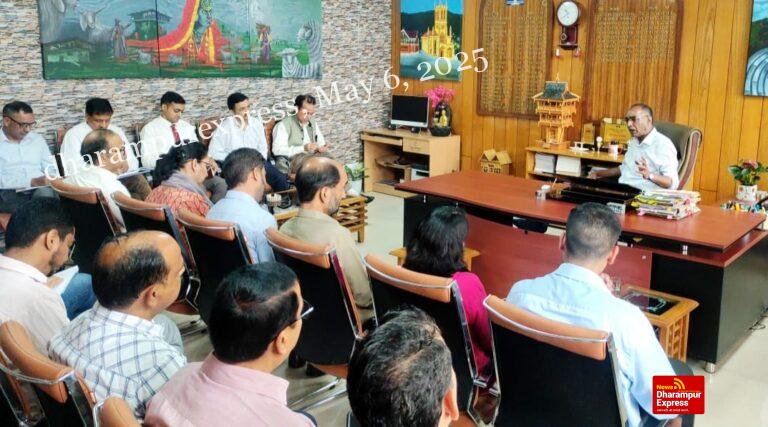 राज्यपाल शिव प्रताप शुक्ल के प्रस्तावित हमीरपुर दौरे को लेकर बैठक आयोजित