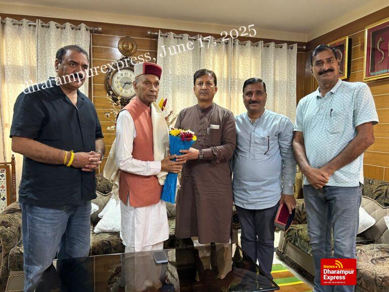 डॉ. सिकंदर ने पूर्व मुख्यमंत्री धूमल से की शिष्टाचार भेंट, संगठनात्मक विषयों पर भी हुई चर्चा