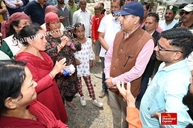 लोग राहत का बेसब्री से कर रहे हैं इंतजार, एक हफ्ते बाद भी नहीं पहुंची सरकार : जयराम ठाकुर