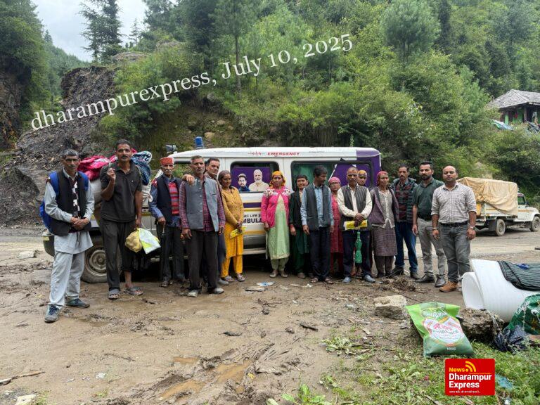 आपदा प्रभावित क्षेत्र में घर-द्वार जाकर प्राथमिक स्वास्थ्य सेवा, दवाइयां और सेनेटरी पैड पहुँचा रही अस्पताल सेवा: अनुराग सिंह ठाकुर 