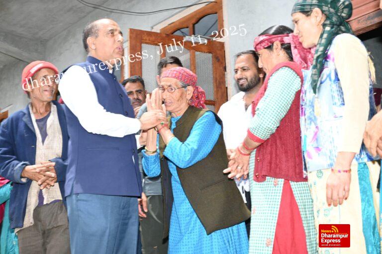 लोगों के जीवन भर की कमाई ही नहीं कमाने के साधन भी नष्ट हो गए : जय राम ठाकुर