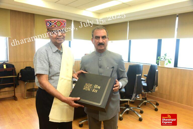 मुख्यमंत्री ने 16वें वित्तायोग के अध्यक्ष से राजस्व घाटा अनुदान जारी रखने का आग्रह किया 