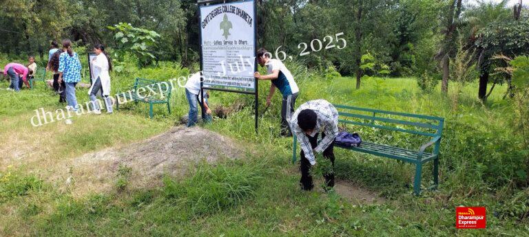 एबीवीपी ने भांग के अवांछित पौधों को उखाड़कर स्वच्छता एवं नशामुक्ति का दिया संदेश