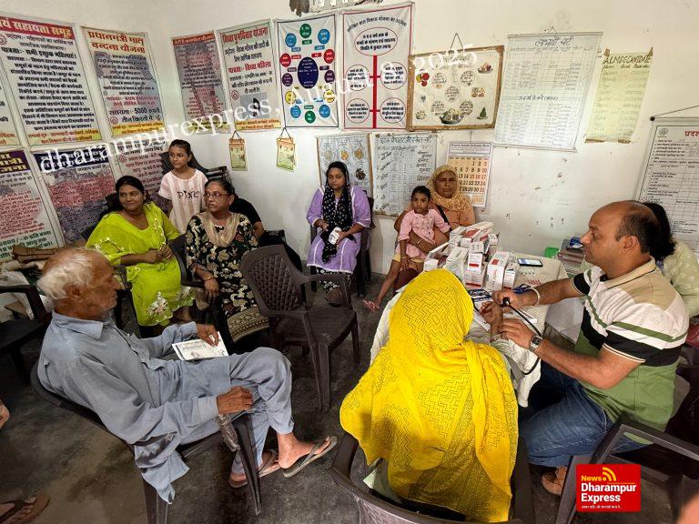 सांसद मोबाइल स्वास्थ्य सेवा टीम ने कुठारबीत व हीरानगर में जांचा 160 लोगों का स्वास्थ्य 