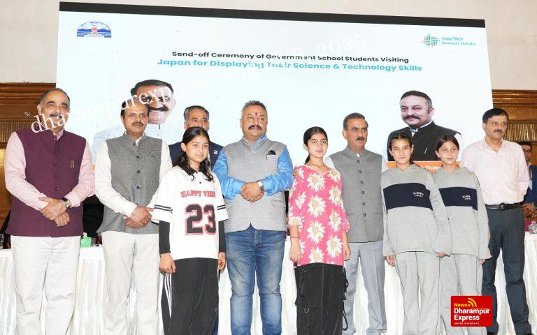 मुख्यमंत्री ने 312 ड्राइंग शिक्षकों को नियुक्ति पत्र प्रदान किए