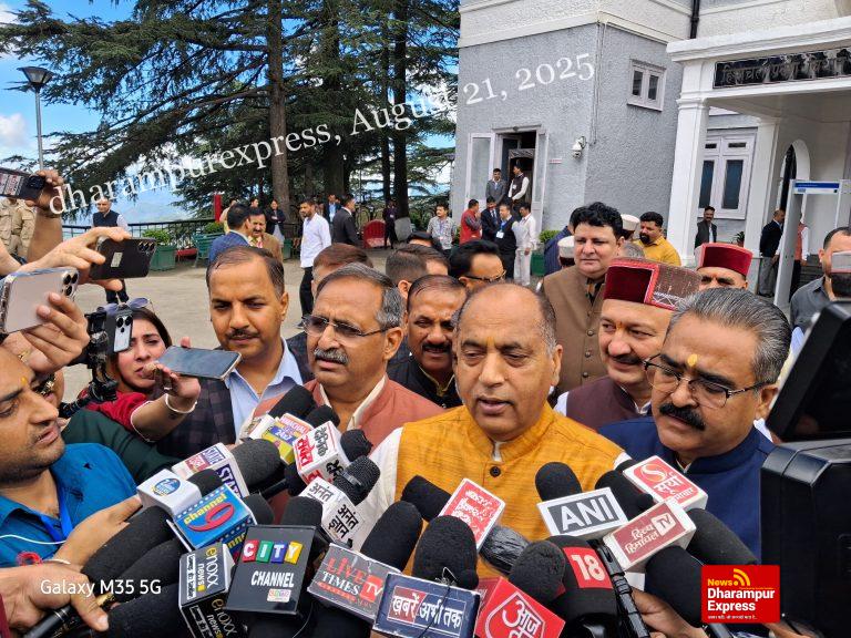 मुख्यमंत्री के जवाब से साफ है कि वह कर्मचारियों को डीए नहीं देना चाहते हैं : जयराम ठाकुर