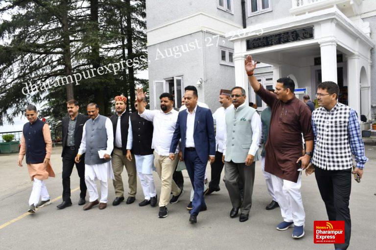 जहां 10 साल पहले 83 हजार में नीलाम हुई थी दुकानें अब वहीं 4800 में बेची : जयराम ठाकुर