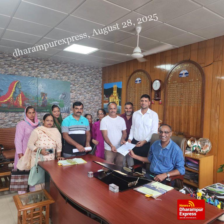 प्राथमिक पाठशाला बफड़ी का भवन जर्जर,  एसएमसी ने नए भवन की रखी मांग 
