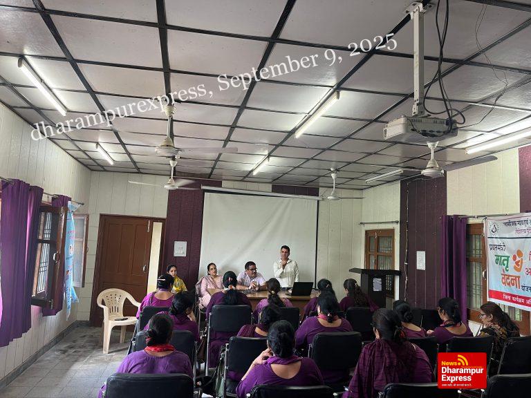 आंगनवाड़ी कार्यकर्ताओं को बताई महिलाओं से संबंधित योजनाएं और अधिनियम