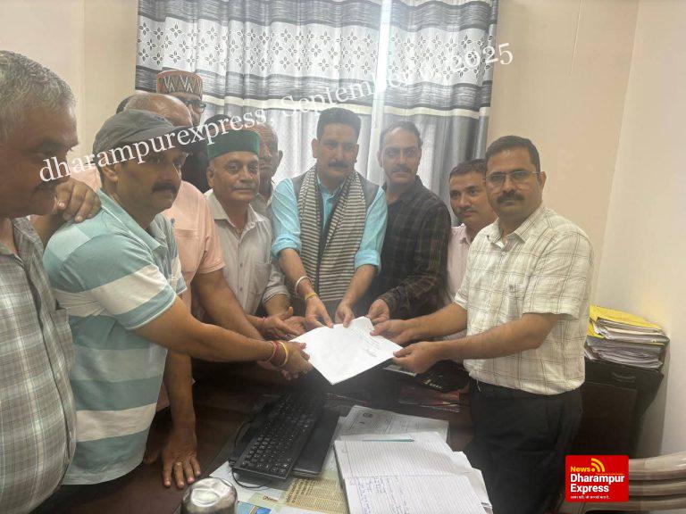 मोती जोशी ने दलबल के साथ भरा नामांकन