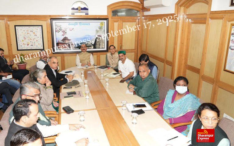 मुख्यमंत्री सुखविन्द्र सिंह सुक्खू जी ने बारिश से हुए नुकसान की समीक्षा की