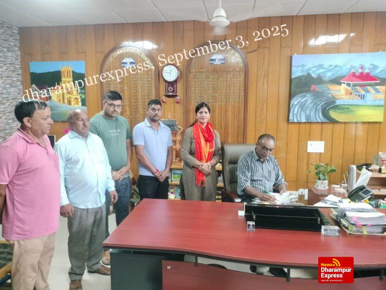 शस्त्र बलही गांव के 11 परिवार बेघर, 2 साल से सरकार से नहीं मिली मदद