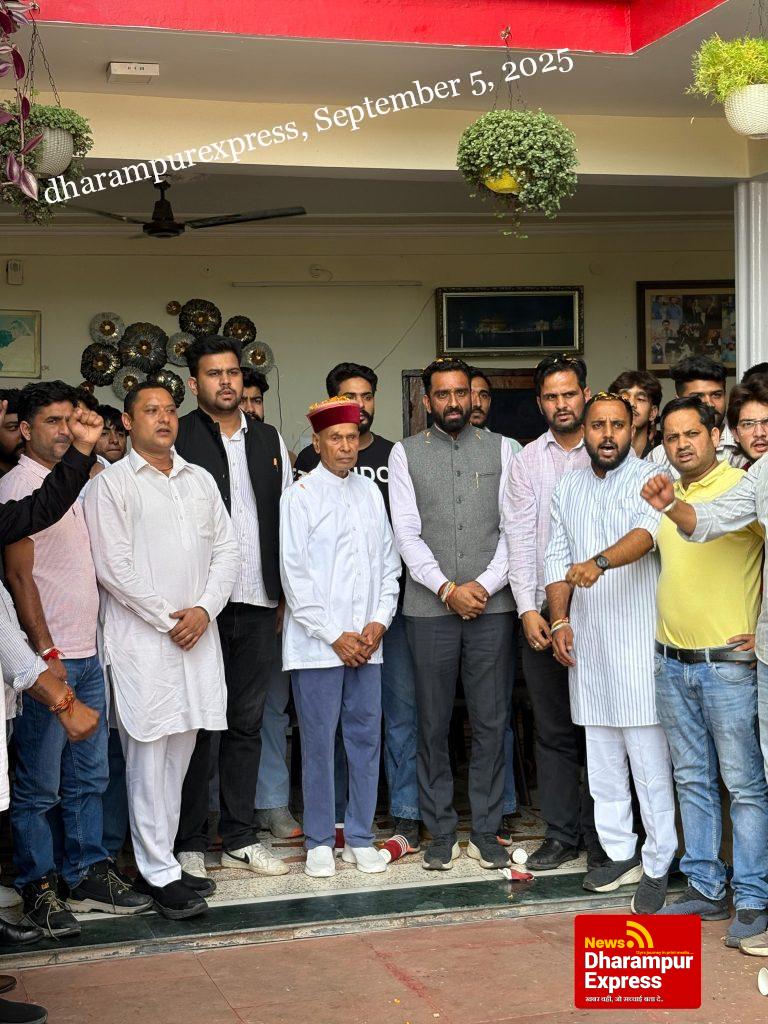 नवनियुक्त भाजपा प्रदेश युवा मोर्चा अध्यक्ष डॉ. सनी शुक्ला ने लिया प्रो. प्रेम कुमार धूमल का आशीर्वाद 