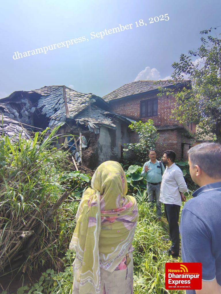 एडीसी ने दाड़ला में आपदा प्रभावित परिवार को दिया हरसंभव मदद का भरोसा