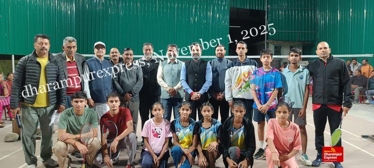 अरुण धूमल ने किया दाड़ला खेल मैदान मे एलईडी लाइट का शुभारंभ
