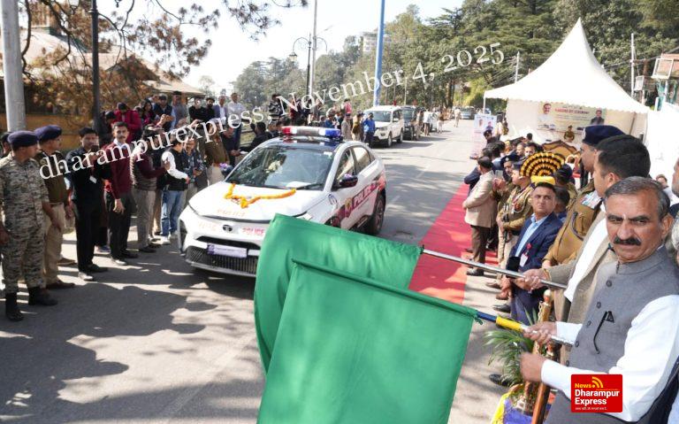 मुख्यमंत्री ने 66 पैट्रोलिंग वाहनों को हरी झण्डी दिखाकर किया रवाना