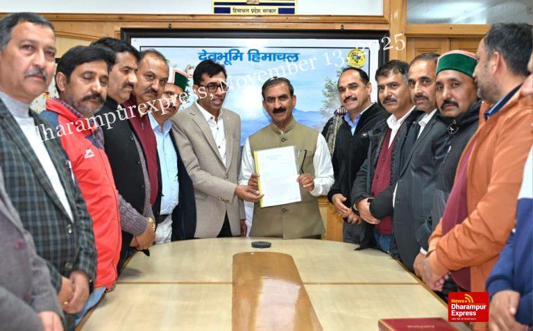 राज्य सरकार ग्रामीण विद्यार्थियों को गुणवत्तापूर्ण शिक्षा प्रदान करने के लिए प्रतिबद्ध: मुख्यमंत्री