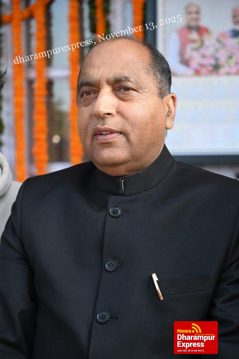 अधिकारियों की मनमर्जी के आगे बेबस हैं मुख्यमंत्री: जयराम ठाकुर