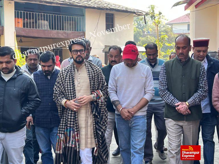 अनुराग ठाकुर ने गोलू व उसके परिवार से की मुलाकात