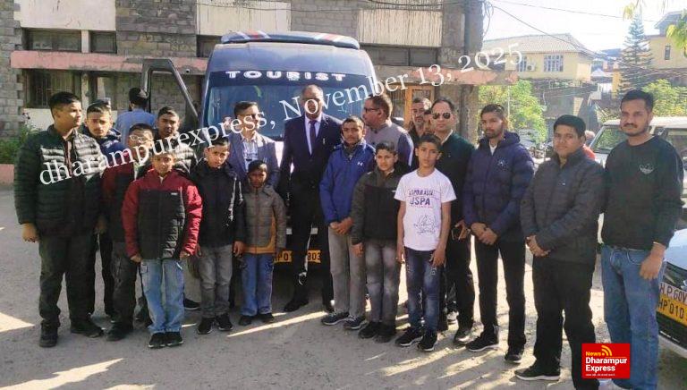 उपायुक्त ने चिल्ड्रन ऑफ द स्टेट बच्चों की बस को हरी झंडी दिखाकर किया रवाना 