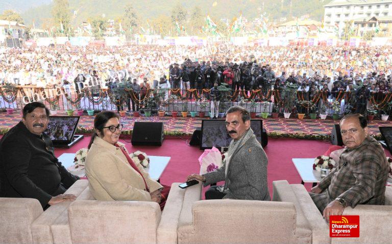 हिमाचल के विकास और परिवर्तन की गूंज मंडी मेंः विकास का जनोत्सव, दिखा ऐतिहासिक नजारा